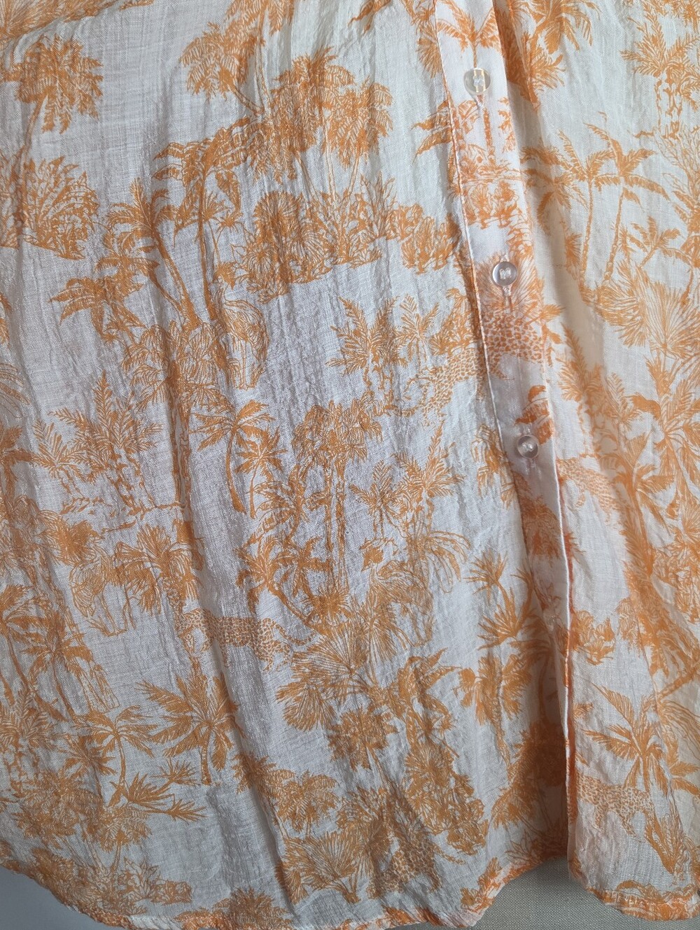 Toile Button Down Top With Balloon Sleeves - Picture 4 of 12